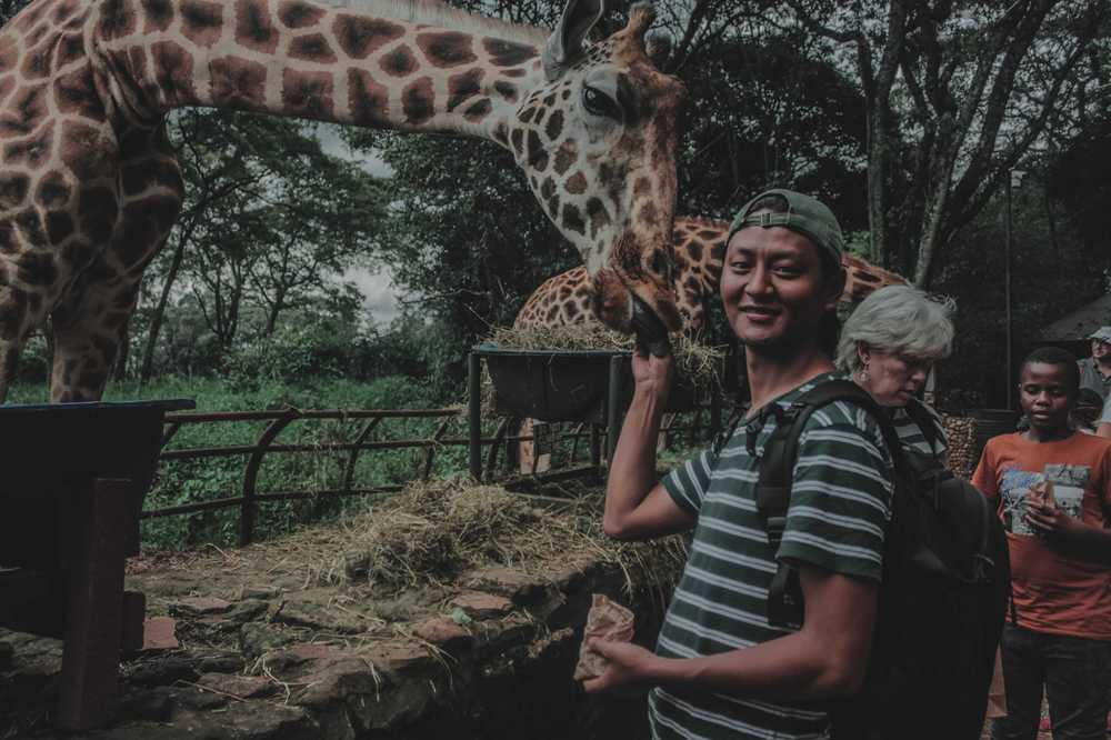 me+giraffe.jpg